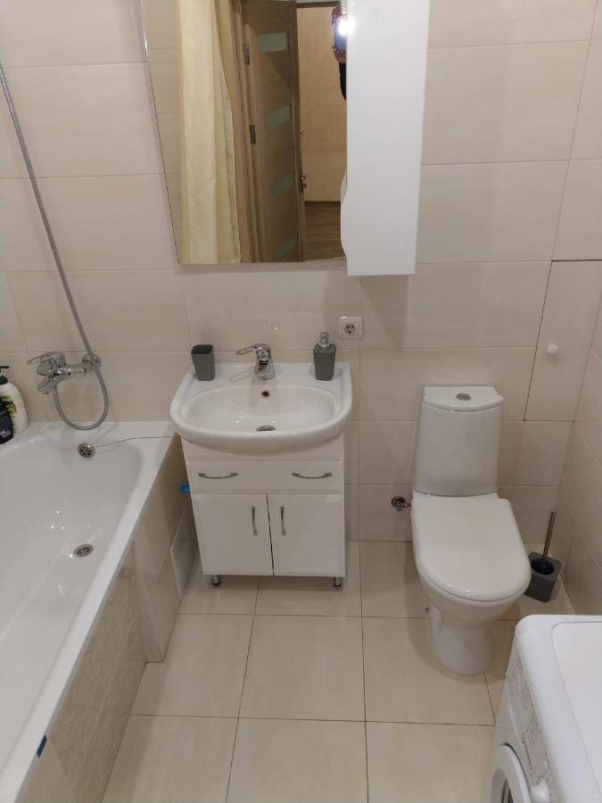 Однокімнатна Квартира В Новобудові По Мельника Riwne Exterior foto